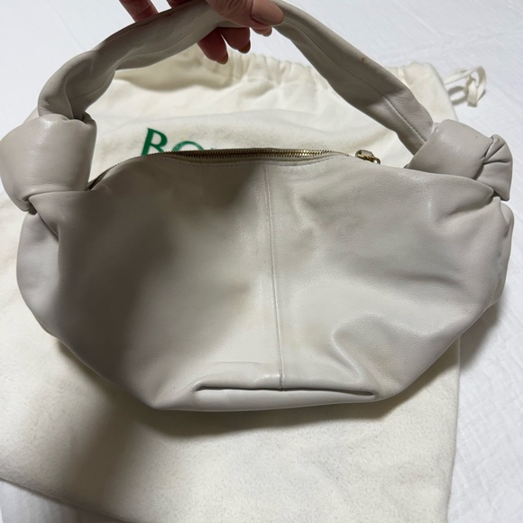 Bottega Veneta Knotted Shoulder Hobo in Light Gray - Picture 2 of 8